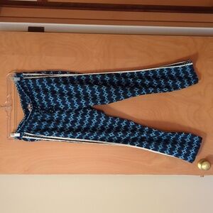 Romeo & Juliet Couture pants. Size M. Navy and white.